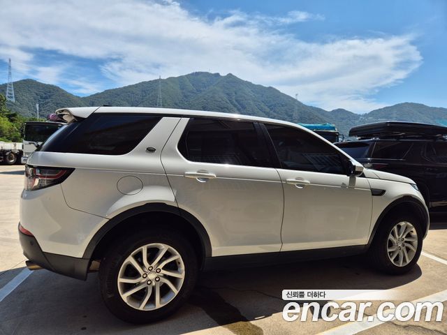 Land Rover Discovery Sport 2.2 SD4 SE 2017 — фото 5