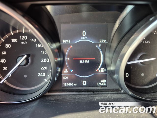 Land Rover Discovery Sport 2.2 SD4 SE 2017 — фото 8