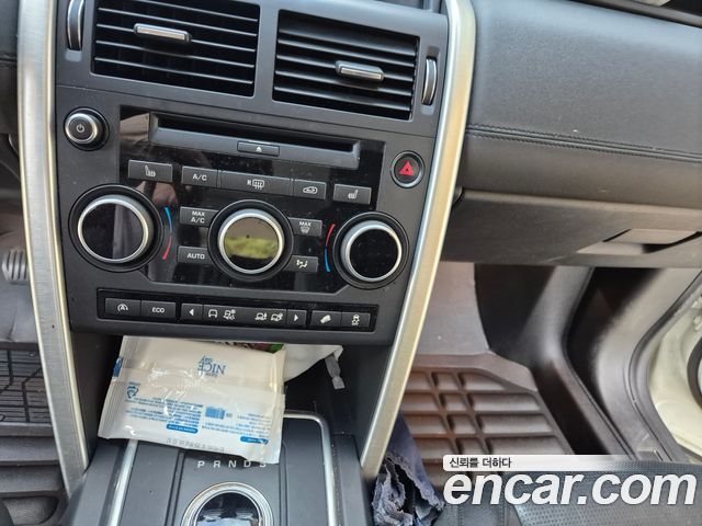 Land Rover Discovery Sport 2.2 SD4 SE 2017 — фото 9