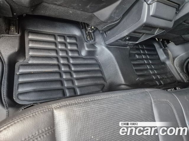 Land Rover Discovery Sport 2.2 SD4 SE 2017 — фото 18