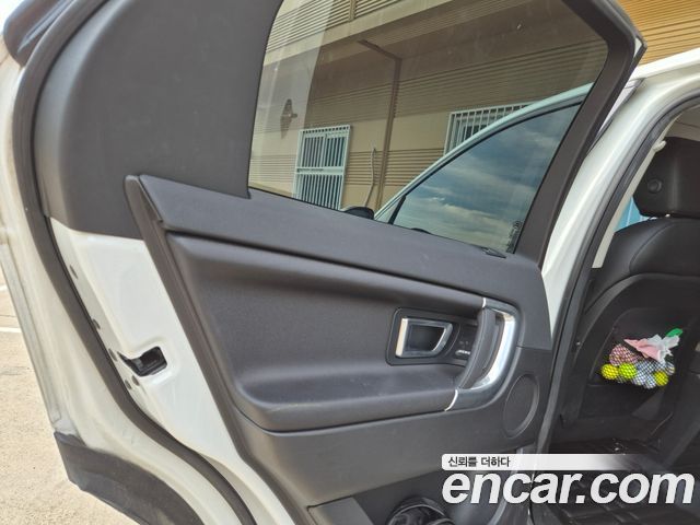 Land Rover Discovery Sport 2.2 SD4 SE 2017 — фото 19