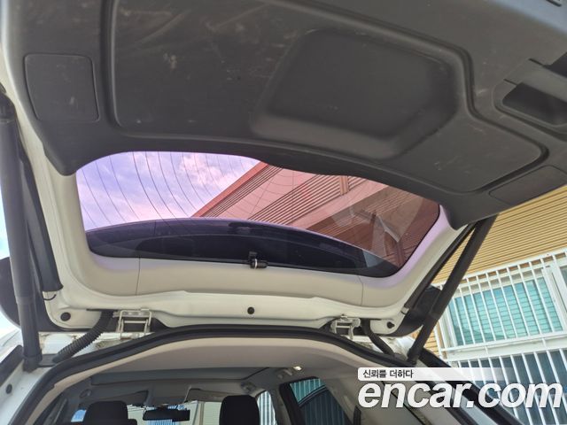 Land Rover Discovery Sport 2.2 SD4 SE 2017 — фото 21