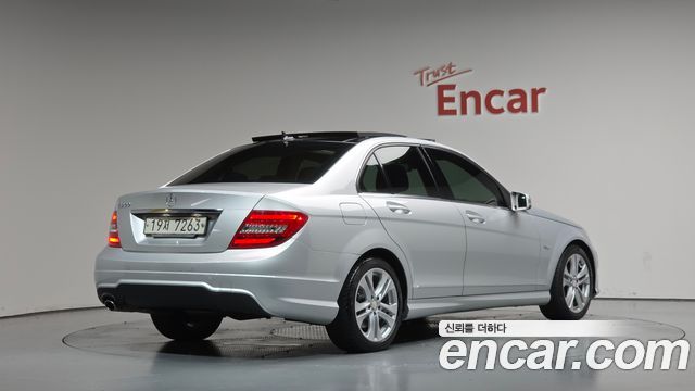 Mercedes-Benz C-Class (W204) C200 CGI AVANTGARDE 2012 — фото 2