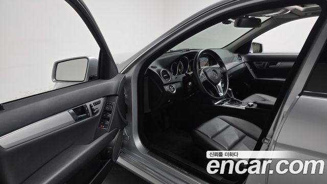 Mercedes-Benz C-Class (W204) C200 CGI AVANTGARDE 2012 — фото 10