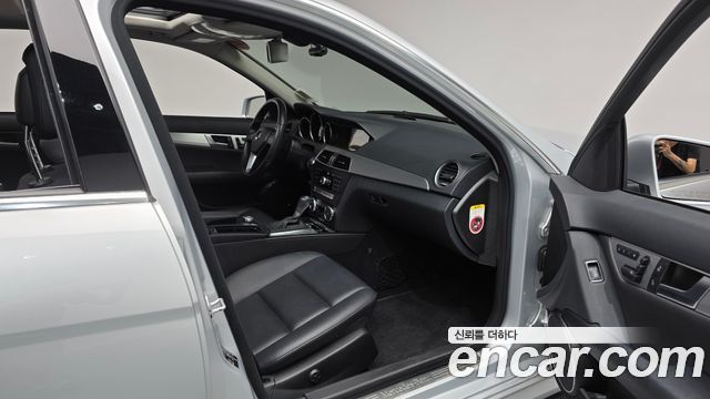 Mercedes-Benz C-Class (W204) C200 CGI AVANTGARDE 2012 — фото 15
