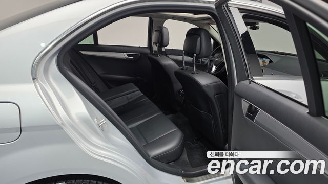 Mercedes-Benz C-Class (W204) C200 CGI AVANTGARDE 2012 — фото 16