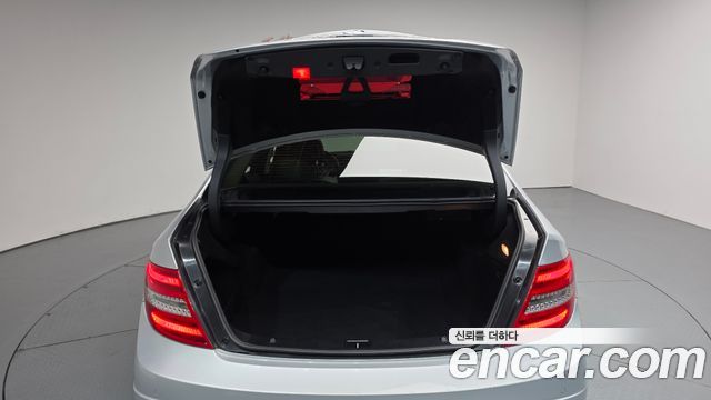 Mercedes-Benz C-Class (W204) C200 CGI AVANTGARDE 2012 — фото 24