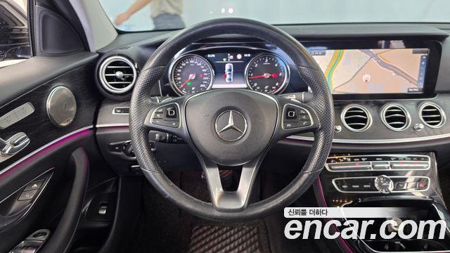 Mercedes-Benz E-Class (W213) E220d 4MATIC Avantgarde 2017 — фото 17