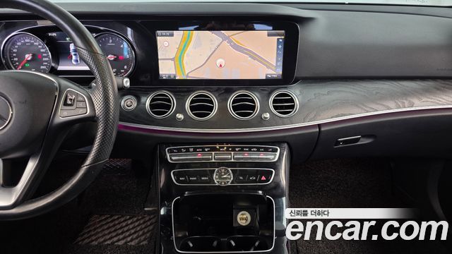 Mercedes-Benz E-Class (W213) E220d 4MATIC Avantgarde 2017 — фото 18