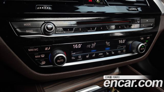 BMW 5 Series (G30) 530i M Sport Package Plus 2018 — фото 40