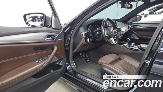 BMW 5 Series (G30) M550d xDrive 2018 — фото 10