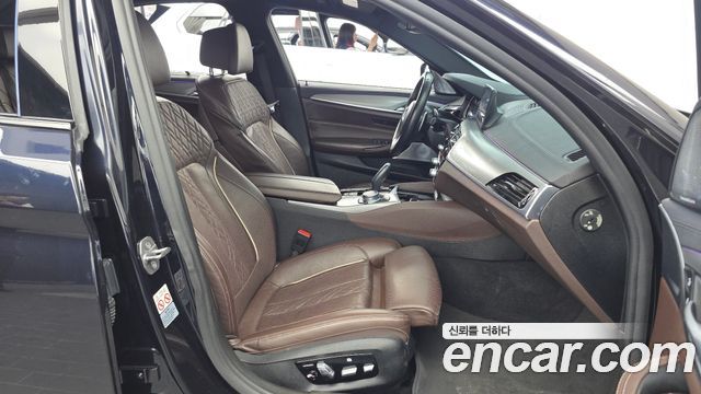 BMW 5 Series (G30) M550d xDrive 2018 — фото 15
