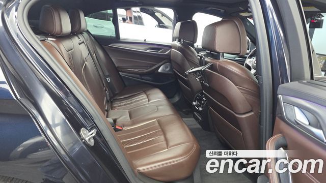 BMW 5 Series (G30) M550d xDrive 2018 — фото 16
