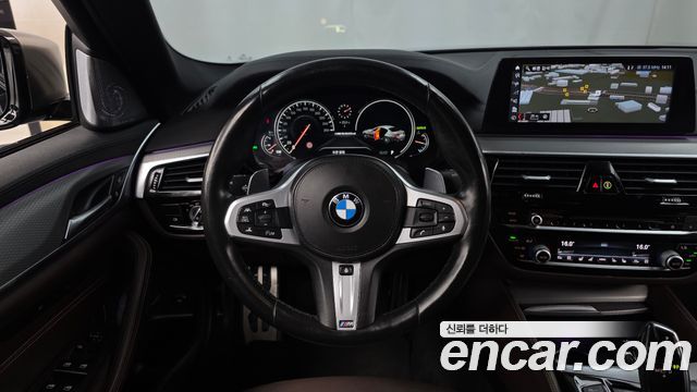 BMW 5 Series (G30) M550d xDrive 2018 — фото 17