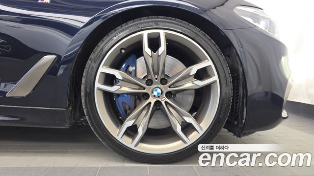 BMW 5 Series (G30) M550d xDrive 2018 — фото 27
