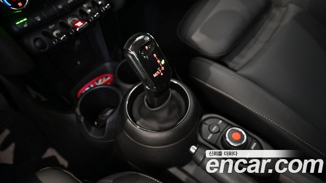 MINI Cooper 5Door Rosewood Edition 3rd 2020 — фото 15