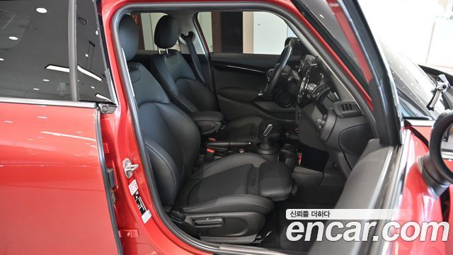 MINI Cooper 5Door Rosewood Edition 3rd 2020 — фото 17