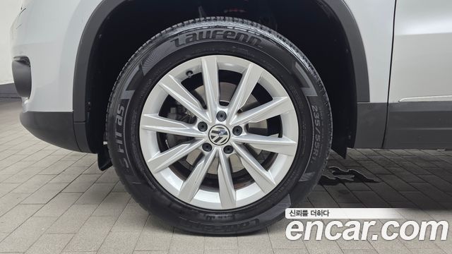 Volkswagen Tiguan 2.0 TDI Comfort 5N 2014 — фото 5