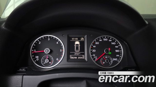 Volkswagen Tiguan 2.0 TDI Comfort 5N 2014 — фото 8