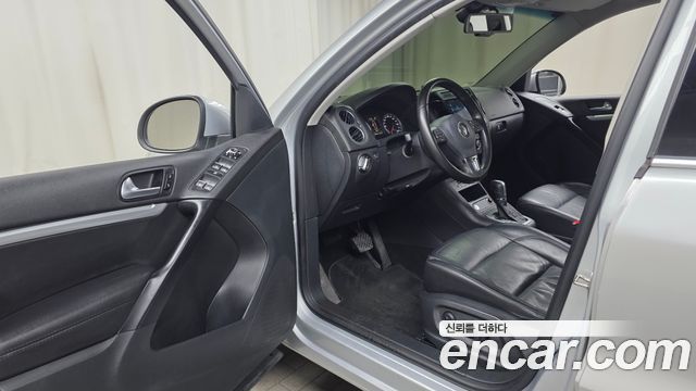 Volkswagen Tiguan 2.0 TDI Comfort 5N 2014 — фото 10