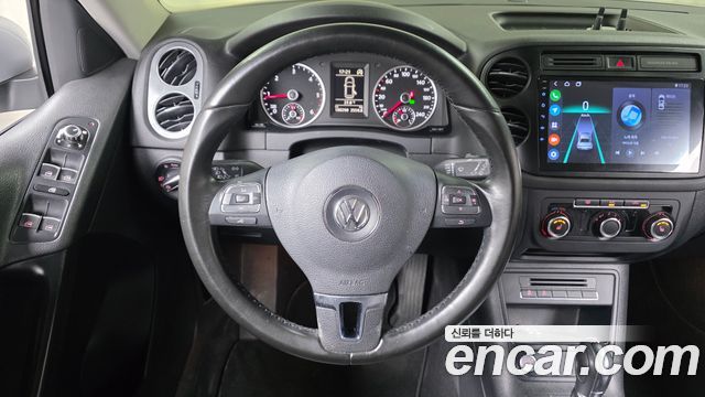 Volkswagen Tiguan 2.0 TDI Comfort 5N 2014 — фото 13