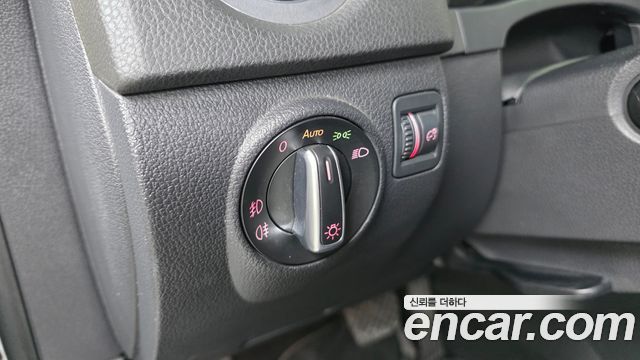 Volkswagen Tiguan 2.0 TDI Comfort 5N 2014 — фото 15