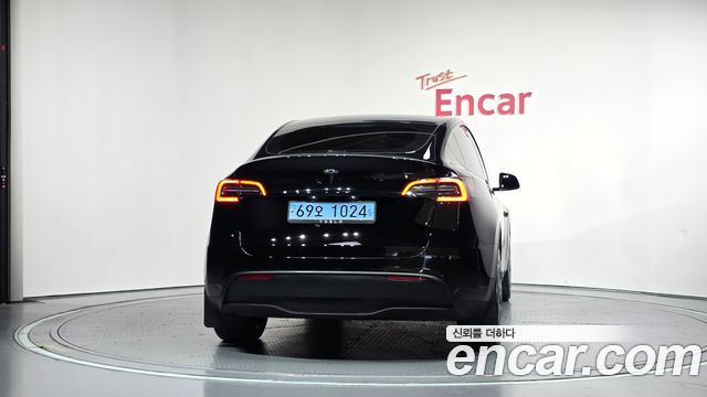 Tesla Model Y Long Range AWD 2024 — фото 4