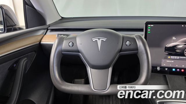 Tesla Model Y Long Range AWD 2024 — фото 12