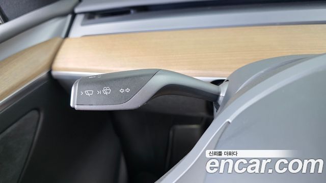 Tesla Model Y Long Range AWD 2024 — фото 32