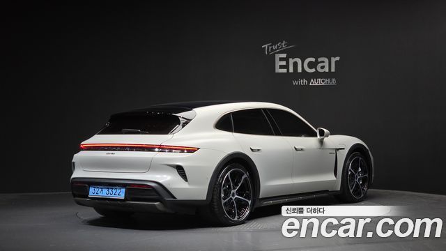 Porsche Taycan Turbo Cross Turismo 2025 — фото 2