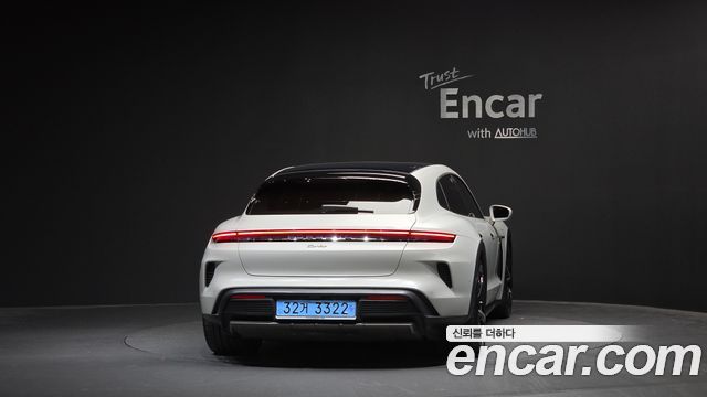 Porsche Taycan Turbo Cross Turismo 2025 — фото 4