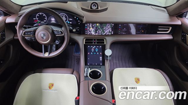 Porsche Taycan Turbo Cross Turismo 2025 — фото 7
