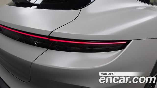 Porsche Taycan Turbo Cross Turismo 2025 — фото 23