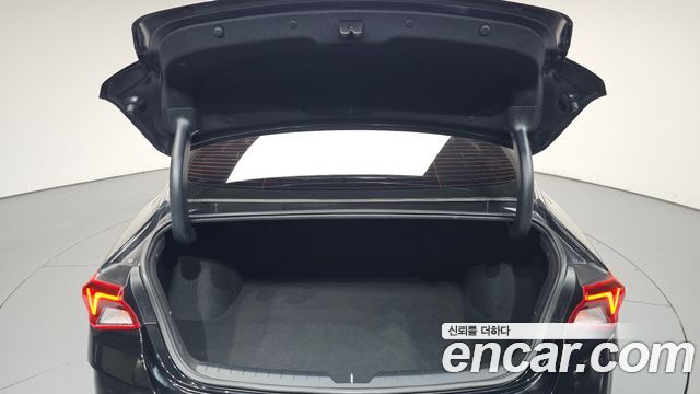 Kia K5 (III) 2.0 Noblesse 2022 — фото 31