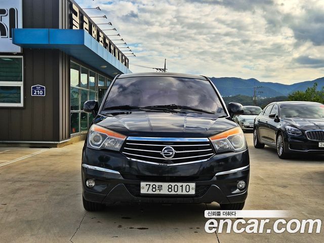 KG Mobility (SsangYong) Korando Turismo 4WD TX 11-seater 2016 — фото 2
