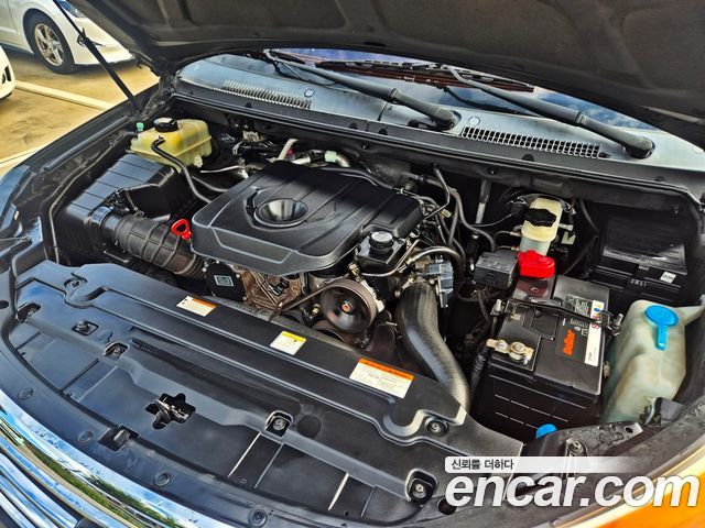 KG Mobility (SsangYong) Korando Turismo 4WD TX 11-seater 2016 — фото 7