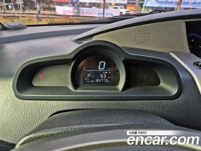 KG Mobility (SsangYong) Korando Turismo 4WD TX 11-seater 2016 — фото 10