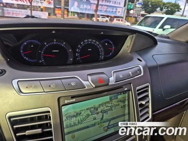 KG Mobility (SsangYong) Korando Turismo 4WD TX 11-seater 2016 — фото 16