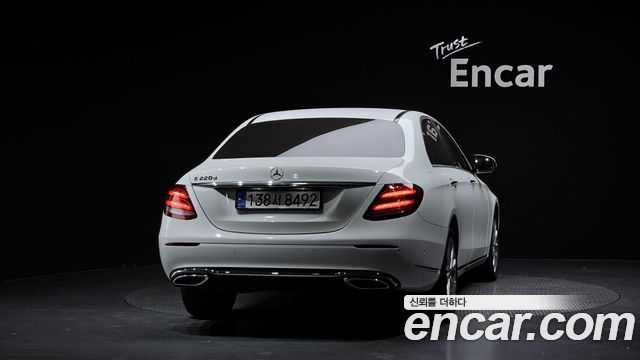 Mercedes-Benz E-Class (W213) E220d Exclusive 2017 — фото 4