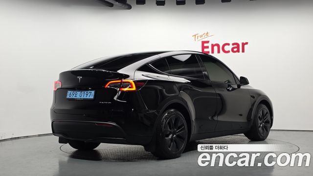 Tesla Model Y Long Range AWD 2024 — фото 2