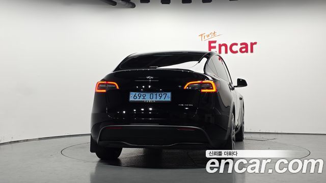 Tesla Model Y Long Range AWD 2024 — фото 4