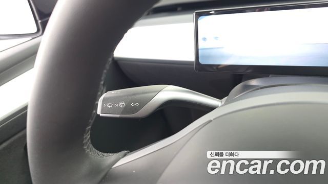 Tesla Model Y Long Range AWD 2024 — фото 28