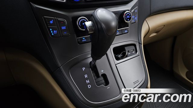 Hyundai Grand Starex Wagon 11-Seater Modern 2020 — фото 9