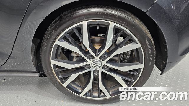 Volkswagen Golf (VII) 2.0 GTD Extreme Edition 2016 — фото 21