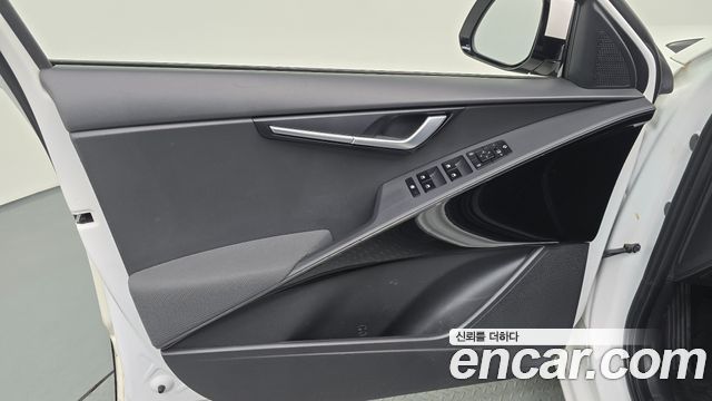 Kia Niro EV Air 2023 — фото 24