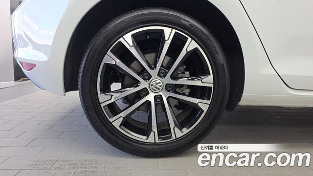 Volkswagen Golf (VII) 2.0 TDI Premium 2014 — фото 5