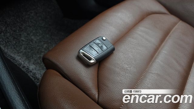 Volkswagen Golf (VII) 2.0 TDI Premium 2014 — фото 17