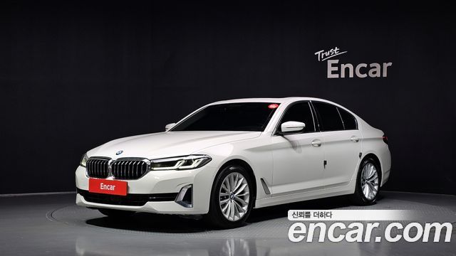 BMW 5 Series (G30) 523d Luxury 2022 — фото 1