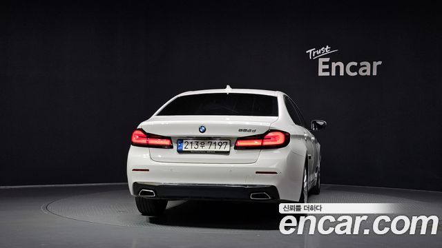 BMW 5 Series (G30) 523d Luxury 2022 — фото 4
