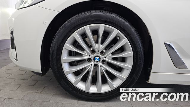 BMW 5 Series (G30) 523d Luxury 2022 — фото 5